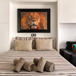 Modern & Elegant Loft Apartment
